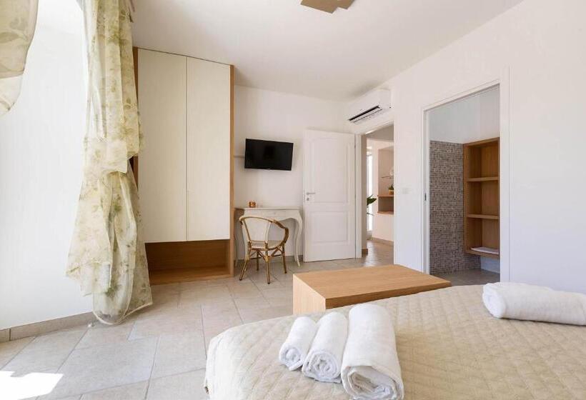 اتاق استاندارد, B&b I Tarocchi