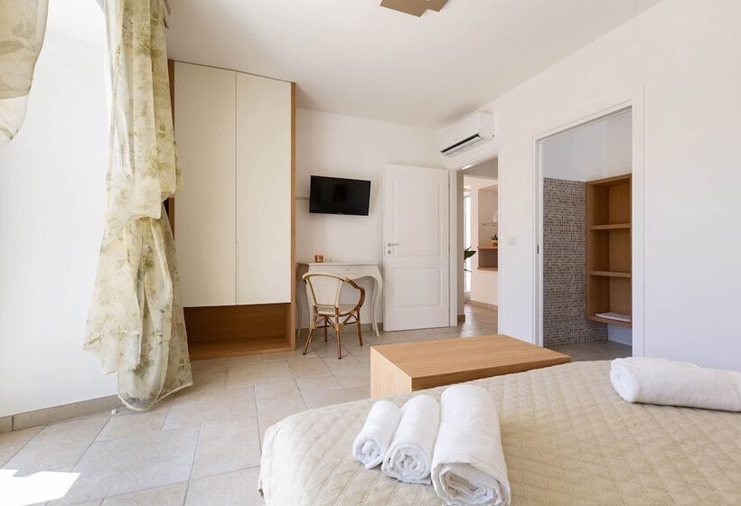 اتاق استاندارد, B&b I Tarocchi