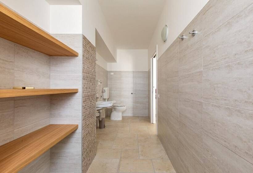 اتاق استاندارد چهار تخته, B&b I Tarocchi