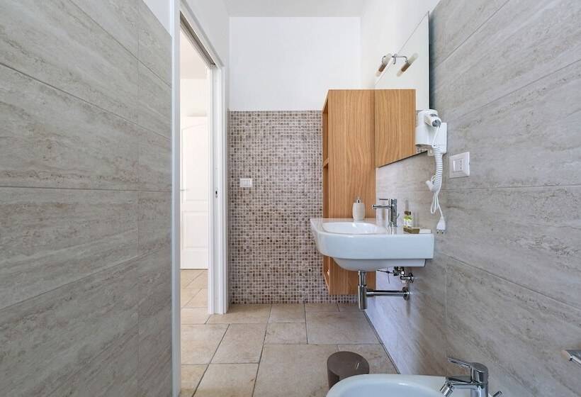 اتاق استاندارد, B&b I Tarocchi