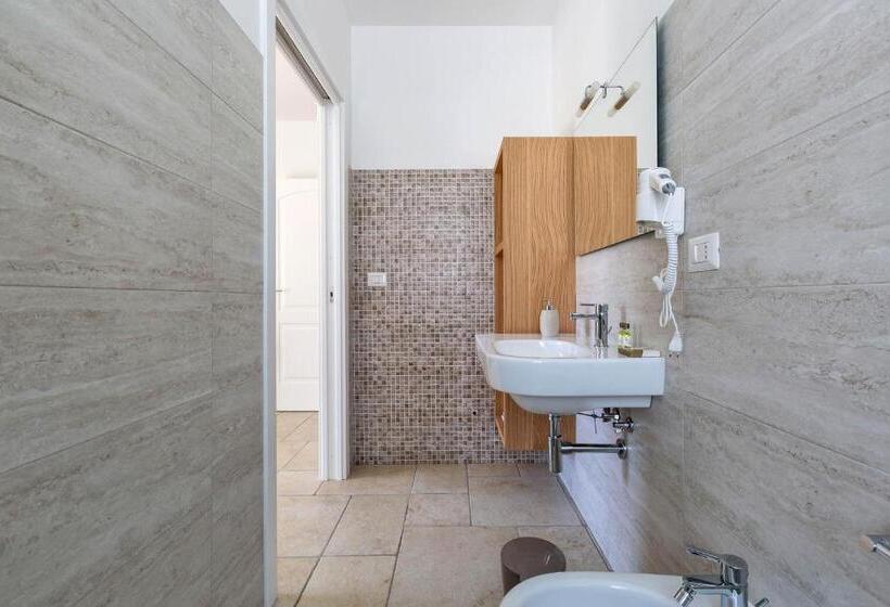اتاق استاندارد, B&b I Tarocchi