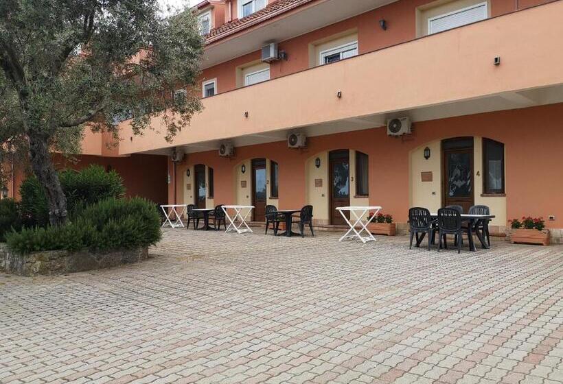 اتاق خانوادگی, Agriturismo Catena