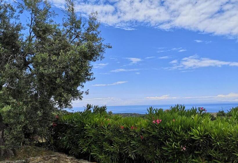 اتاق خانوادگی, Agriturismo Catena
