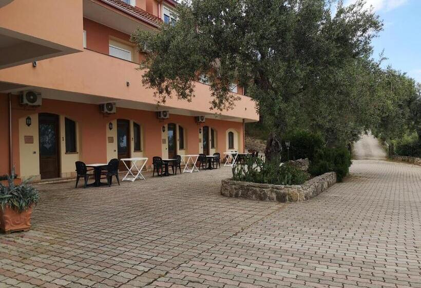 اتاق خانوادگی, Agriturismo Catena