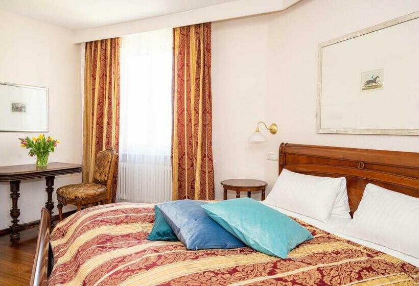 اتاق اکونومی, Krone Laupheim