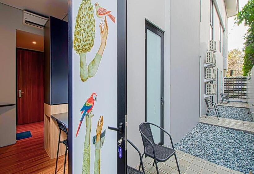 اتاق استاندارد یک نفره, M Studio Karawaci