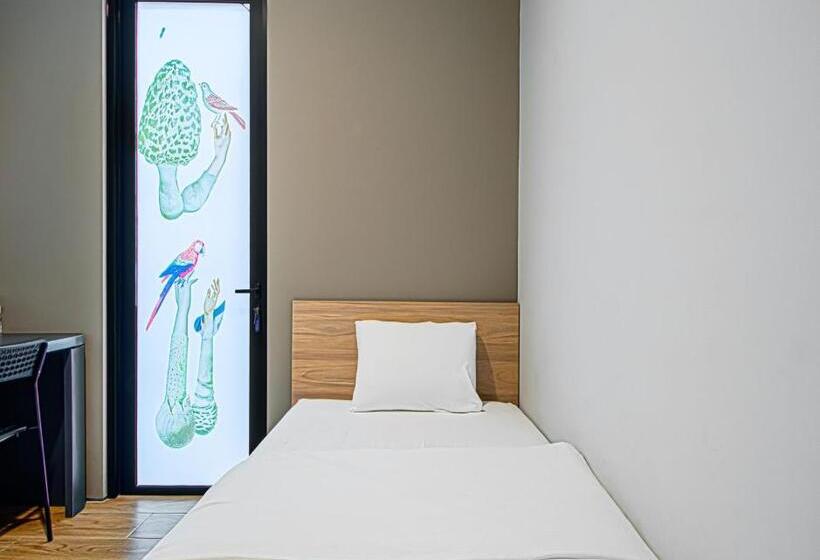 اتاق استاندارد یک نفره, M Studio Karawaci