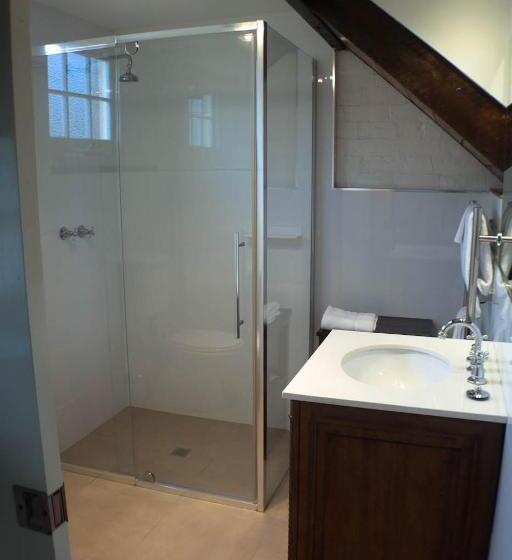 استودیوی استاندارد, Bon Accord Luxury Accommodation