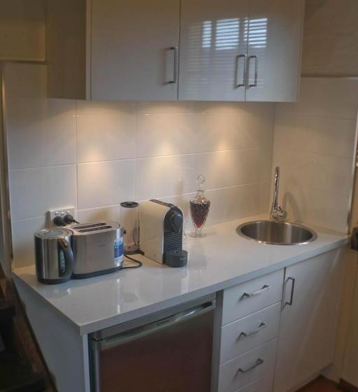 اتاق لوکس سه تخته, Bon Accord Luxury Accommodation
