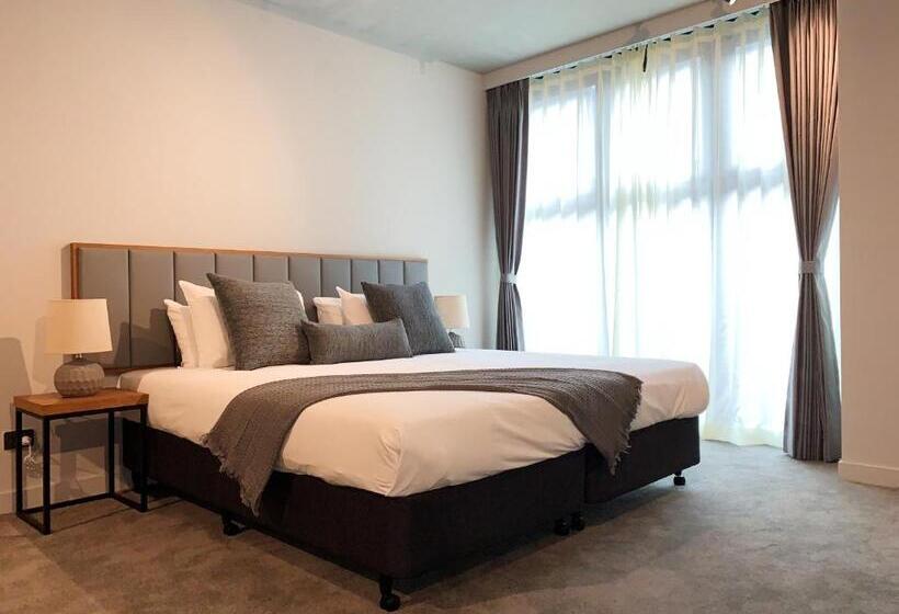 استودیوی استاندارد, Clarion Apartments South Melbourne