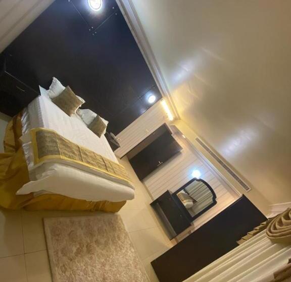 سوییت, Durrat Al Motamizon Furnished Apartment 3
