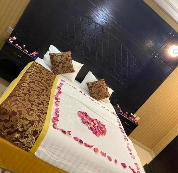 سوییت, Durrat Al Motamizon Furnished Apartment 3