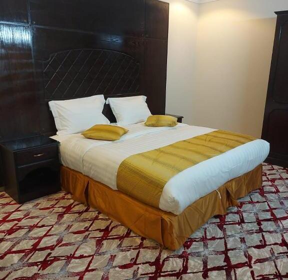 کلبه ییلاقی, Durrat Al Motamizon Furnished Apartment 3