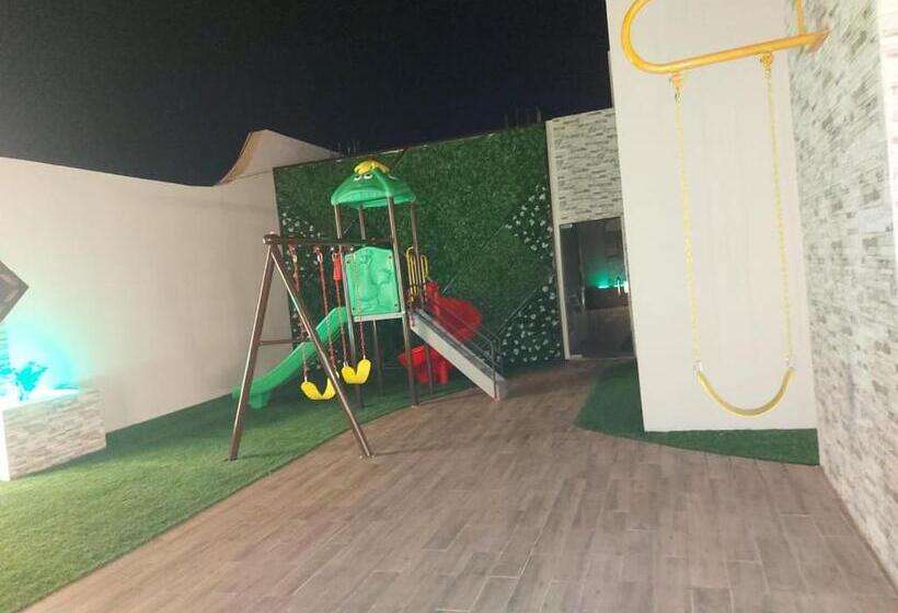 کلبه ییلاقی, Durrat Al Motamizon Furnished Apartment 3