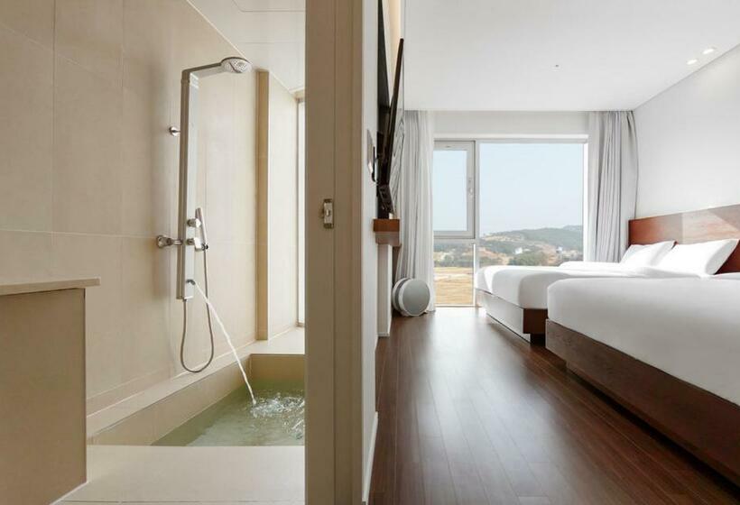 اتاق استاندارد با چشم‌انداز, Laterrace Cove Suite