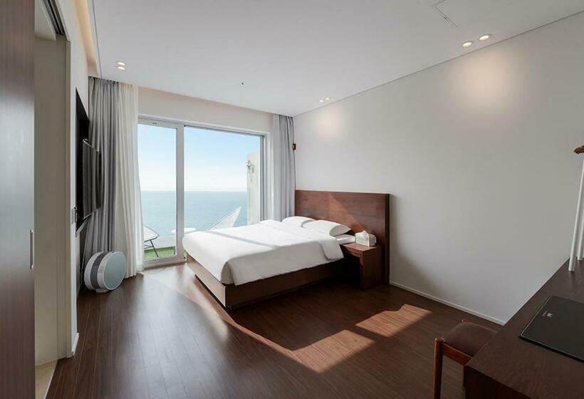 اتاق استاندارد با چشم‌انداز دریا, Laterrace Cove Suite