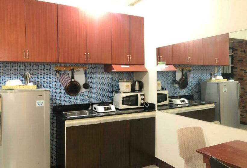 חדר אקונומי לארבעה, Your City•home Apartment