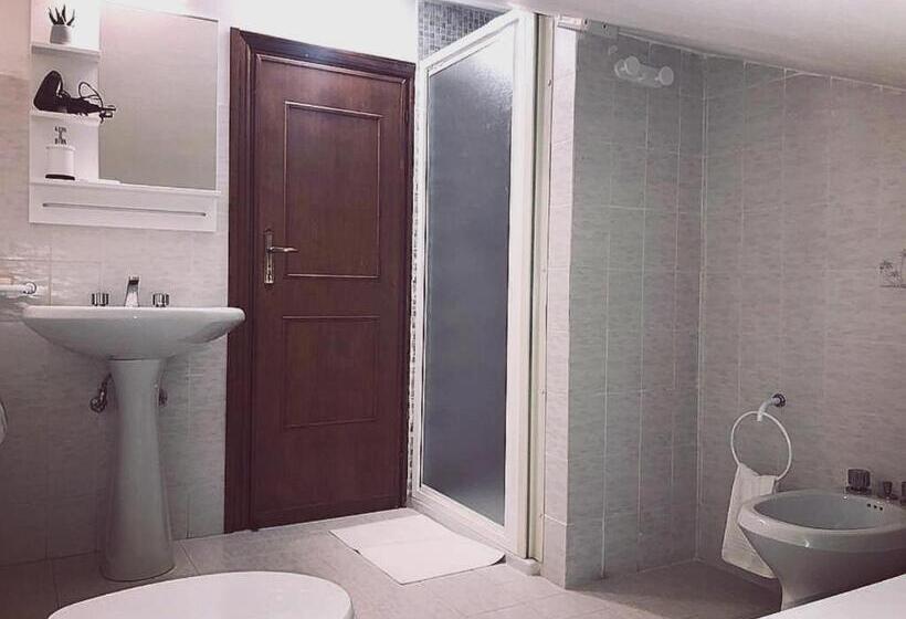 اتاق استاندارد با سرویس بهداشتی مشترک, Kalispéra B&b