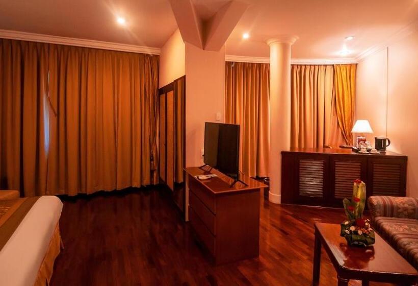 سوییت جونیور, Laotel Vientiane