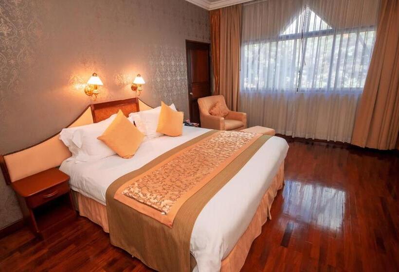 سوییت جونیور, Laotel Vientiane