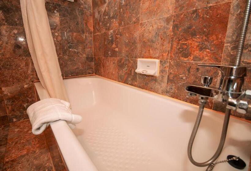 سوییت جونیور, Laotel Vientiane