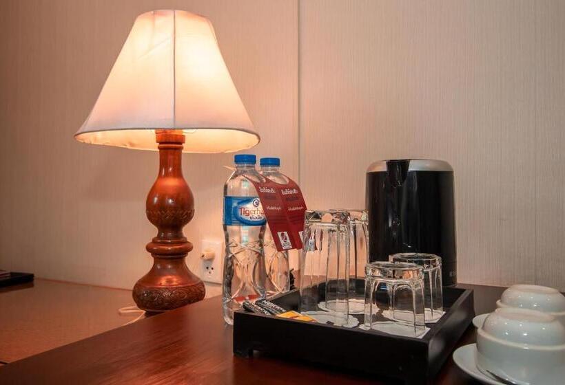 سوییت جونیور, Laotel Vientiane