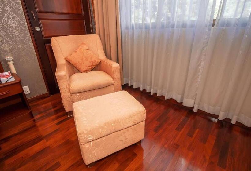 سوییت جونیور, Laotel Vientiane