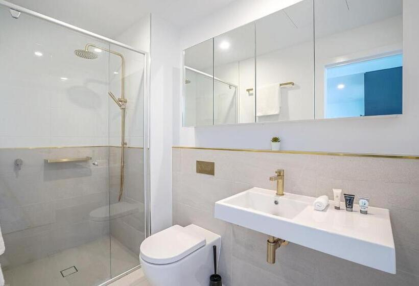 2 Bedrooms Apartment River View, Peninsular Gold Coast