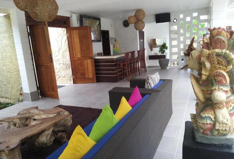 اتاق لوکس, Adi Abian Villa