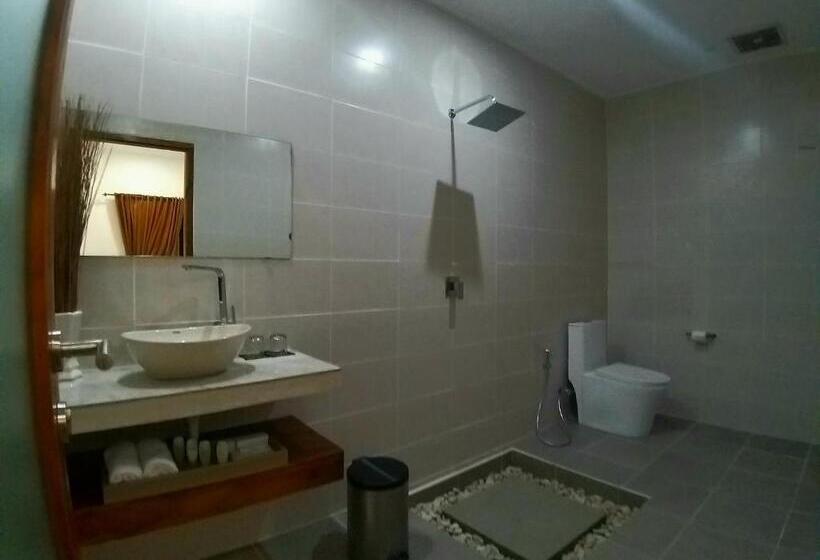 اتاق لوکس, Adi Abian Villa