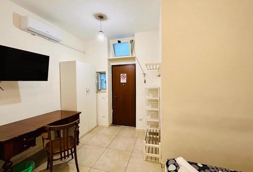اتاق استاندارد, Tribunali Apartments