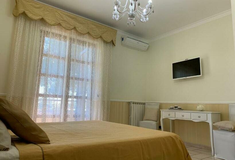 سوئیت جونیور با تراس, Peperosa B&b And Events