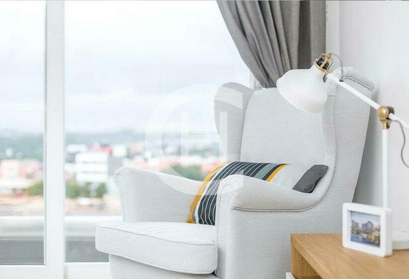 استودیوی استاندارد, The Gallery By Clifton Homes