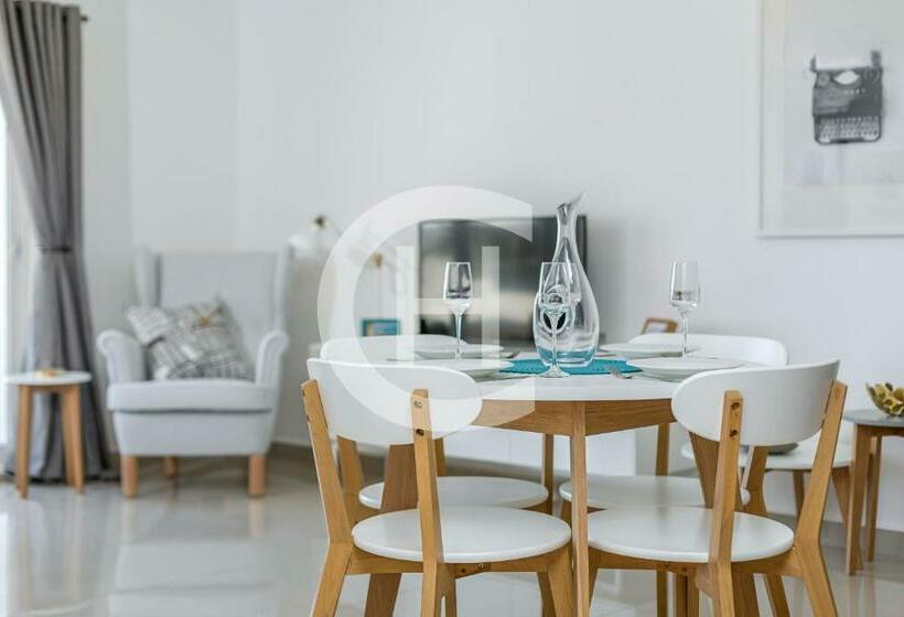 استودیوی استاندارد, The Gallery By Clifton Homes
