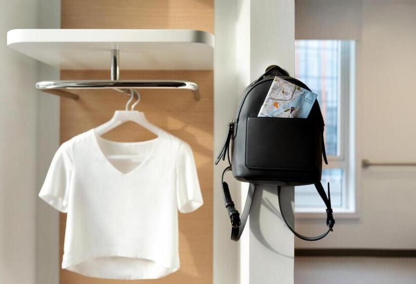 高级客房, Yotel London City