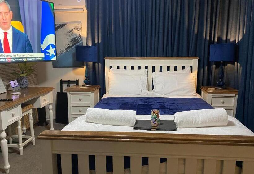 سوییت لوکس, Freshwater Bnb