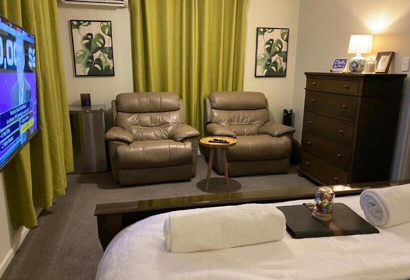 استودیوی لوکس, Freshwater Bnb