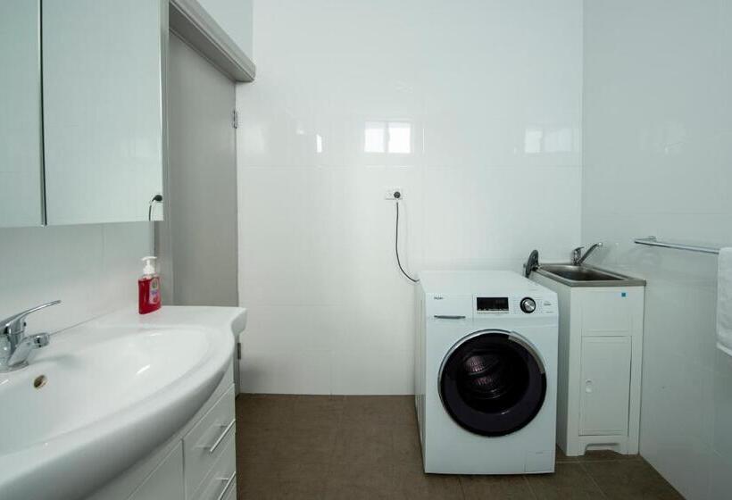 اتاق استاندارد با سرویس بهداشتی مشترک, City Centre Motel