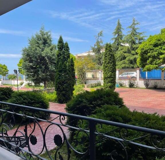 דירת חדר נוף לגינה, Rich 3 Sp Apartments