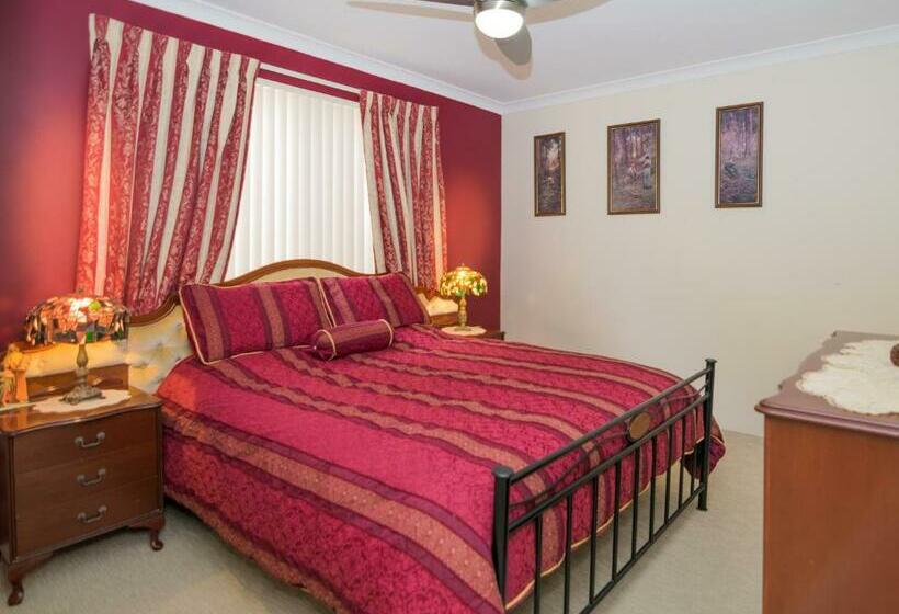 سوییت لوکس, Ascot On Swan Bed & Breakfast