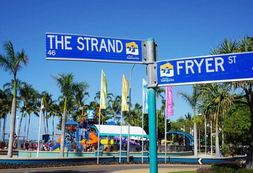 آپارتمان 1 خوابه با چشم‌انداز دریا, Executive Properties In North Ward Townsville And On Magnetic Island