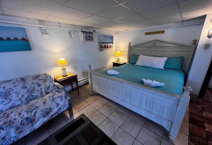سوئیت با تخت بزرگ, Green Dolphin Motel