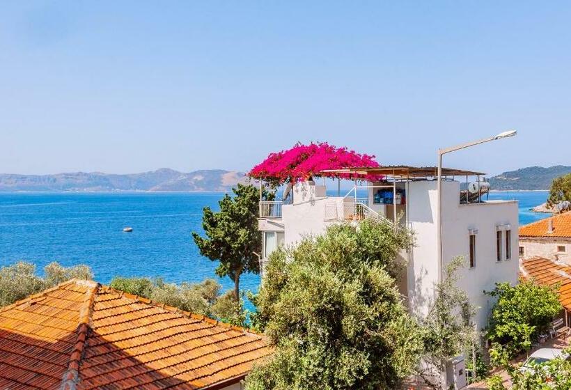 اتاق لوکس با چشم‌انداز دریا, Kaş Old Town