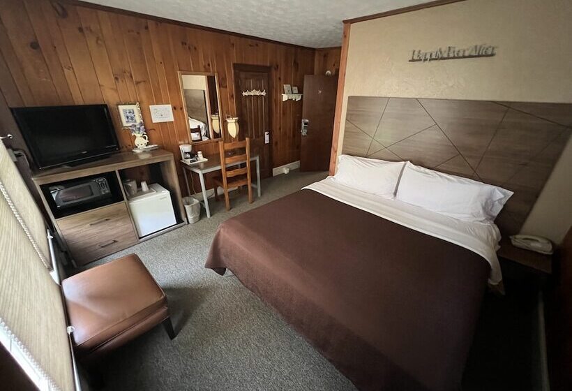 اتاق استاندارد اینتریور, Smoky Falls Lodge