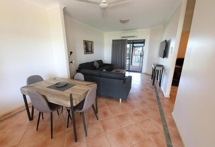 آپارتمان 2 خوابه, Lakeview Apartments