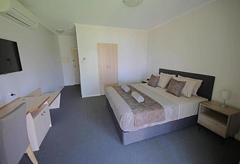 استودیوی لوکس, Lakeview Apartments