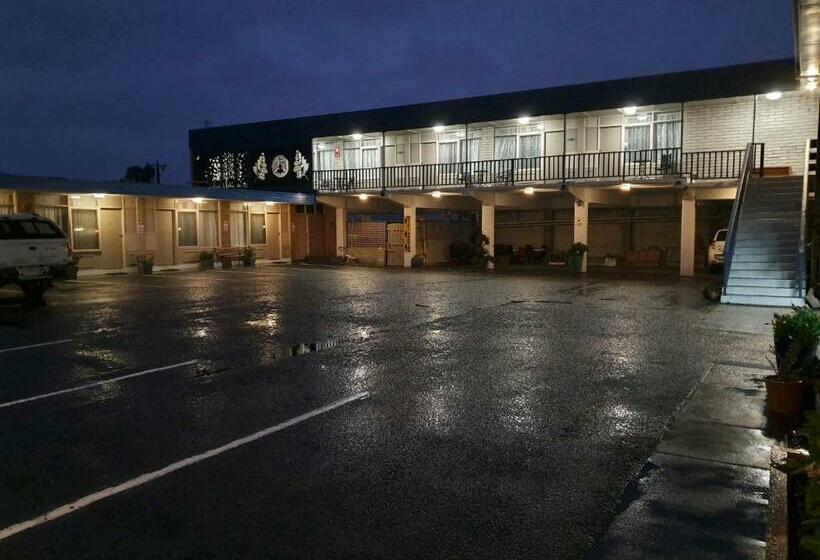 اتاق لوکس, Morwell Parkside Motel