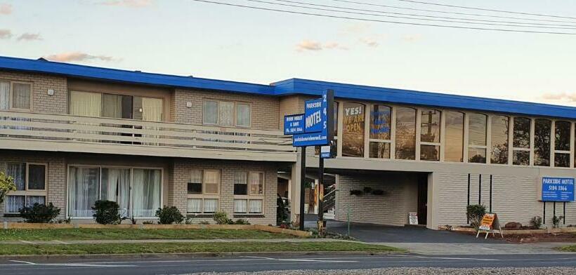 اتاق لوکس, Morwell Parkside Motel