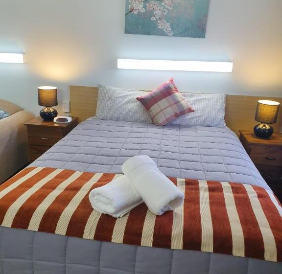 اتاق لوکس, Morwell Parkside Motel