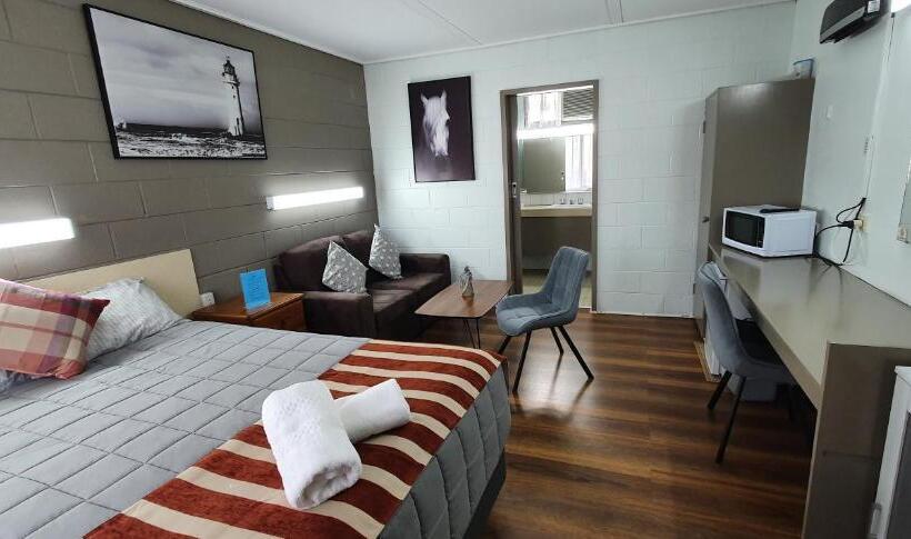 اتاق لوکس, Morwell Parkside Motel